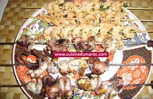 brochettes-crevettes-poulpes