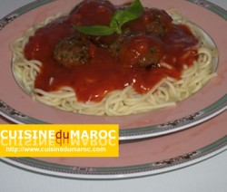 spaghetti-aux-boulettes-veau-sauce-napolitaine